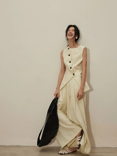 Mien Angle Vest